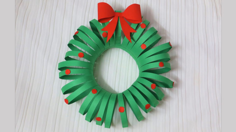 DIY Christmas Wreath – Paper Wreath - Little Crafties